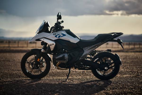 BMW R 1300 GS in Trophy blue livery parked on desert rock terrain